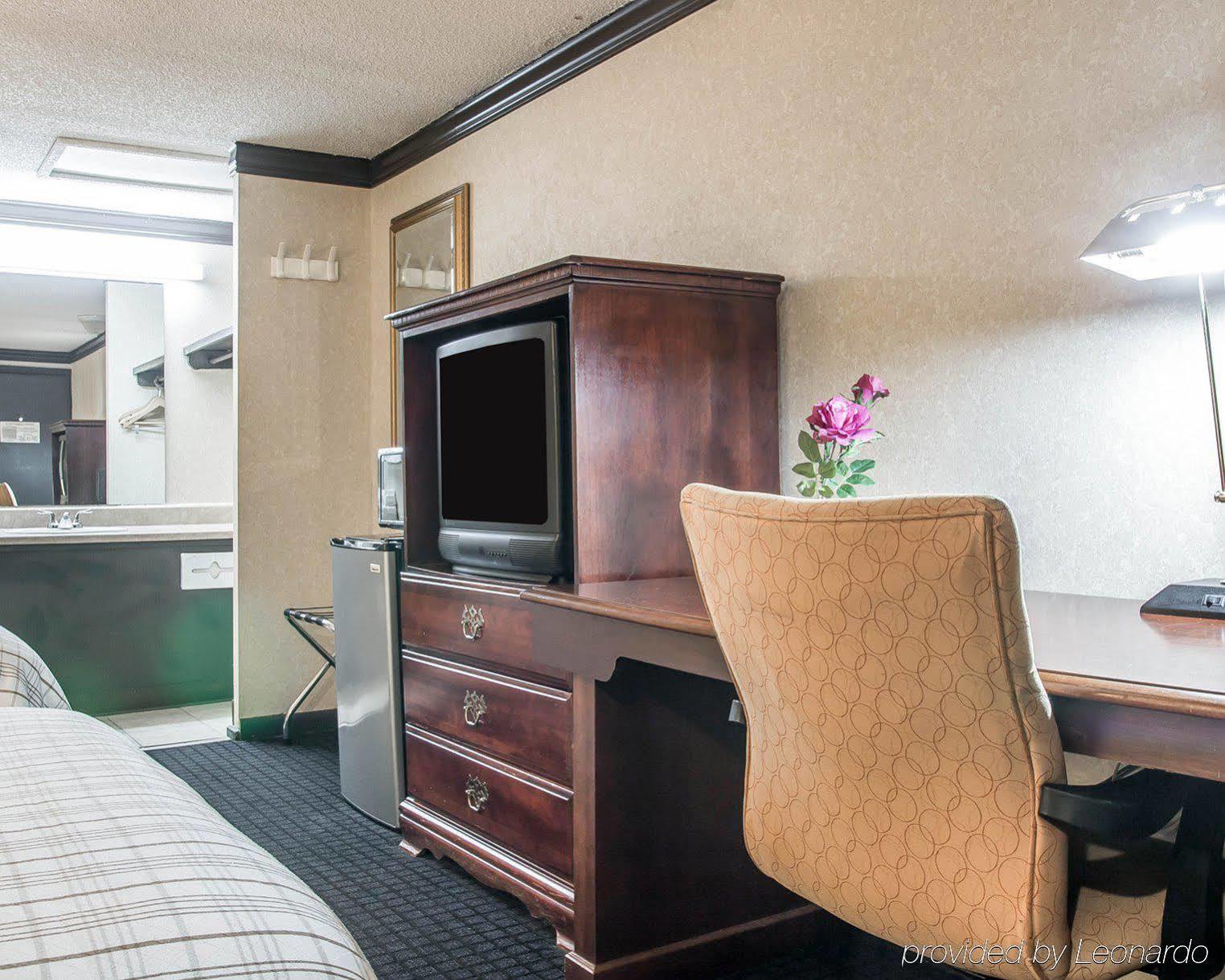 Rodeway Inn Metro Airport Romulus Exteriér fotografie